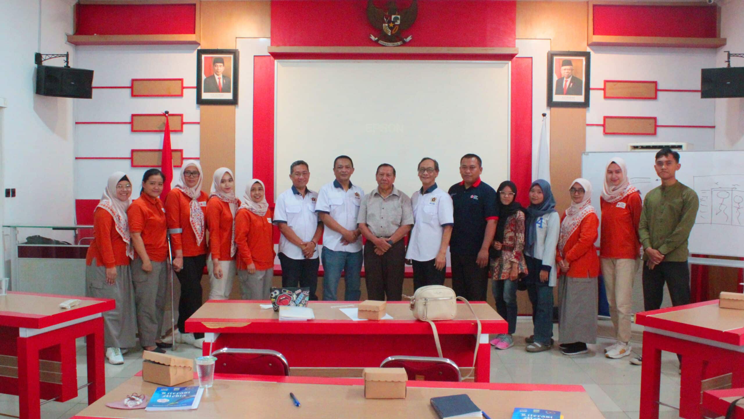 PMI Kabupaten Karawang BANGUN TIM KIP